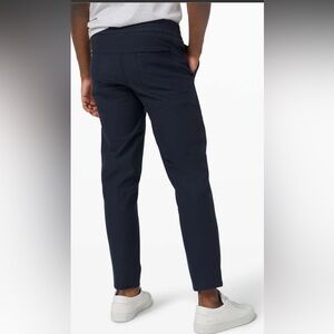 Lululemon Bowline Pant *Utilitech 30"
True Navy size L